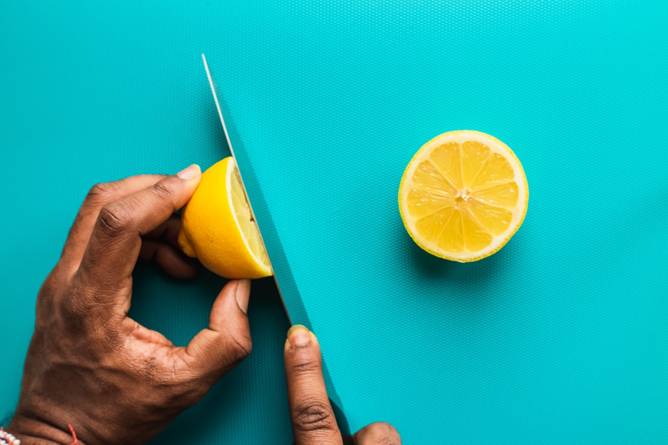Cutting up lemons